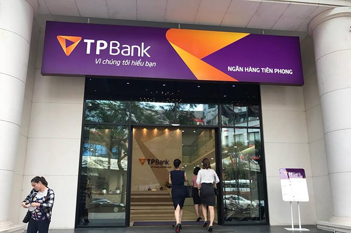 Thi công cửa tự động cho ngân hàng Vietcombank và TP Bank